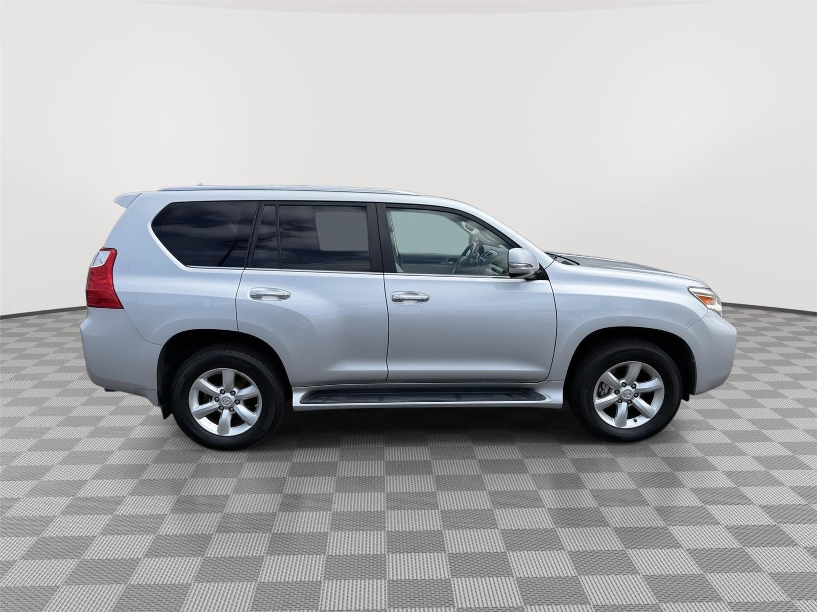 Used 2011 Lexus GX 460 w/ Comfort Plus Pkg image 6