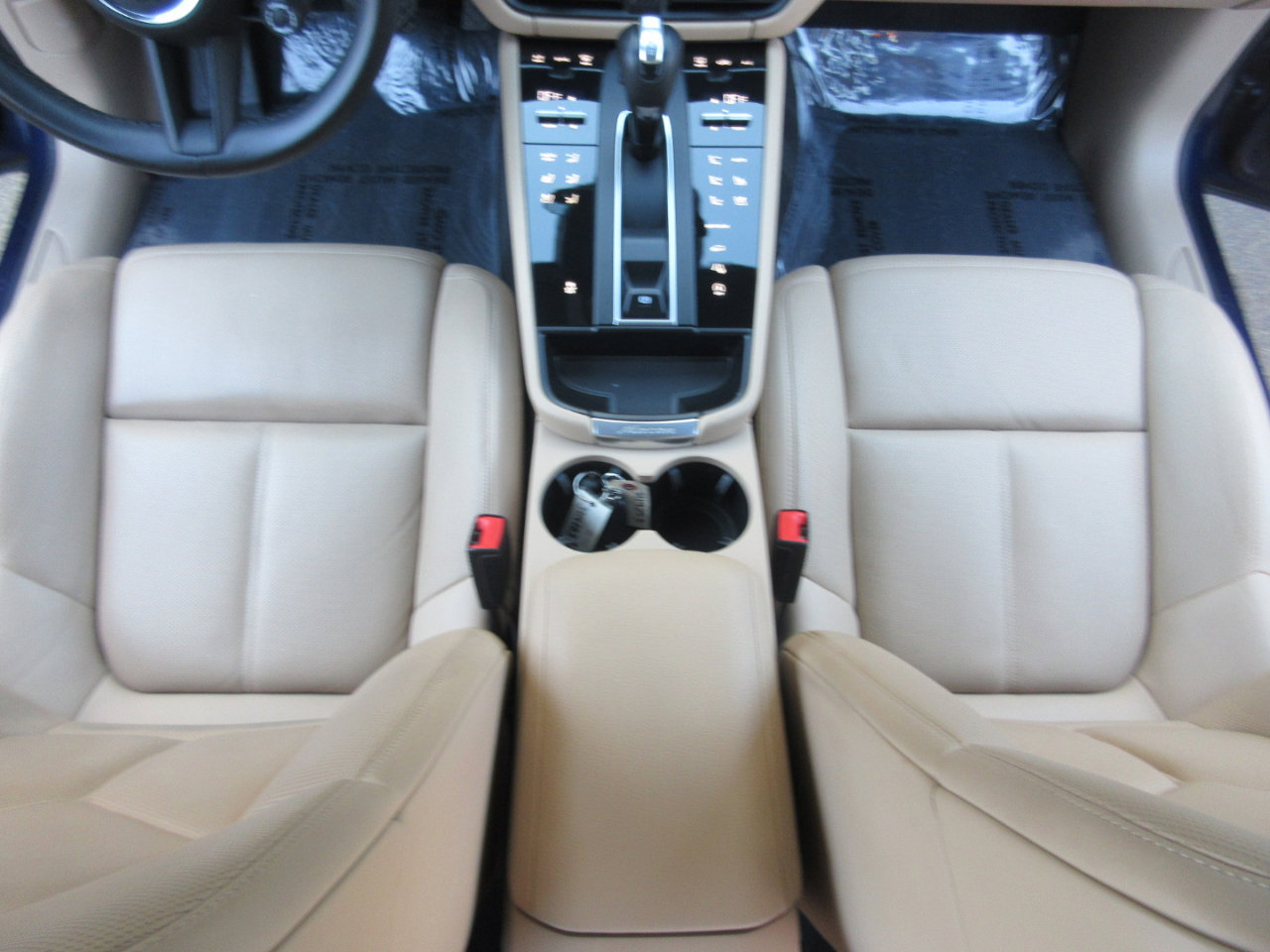 Used 2024 Porsche Macan image 17