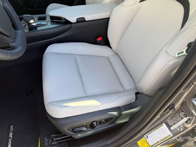 New 2026 Lexus UX 300h FWD image 13