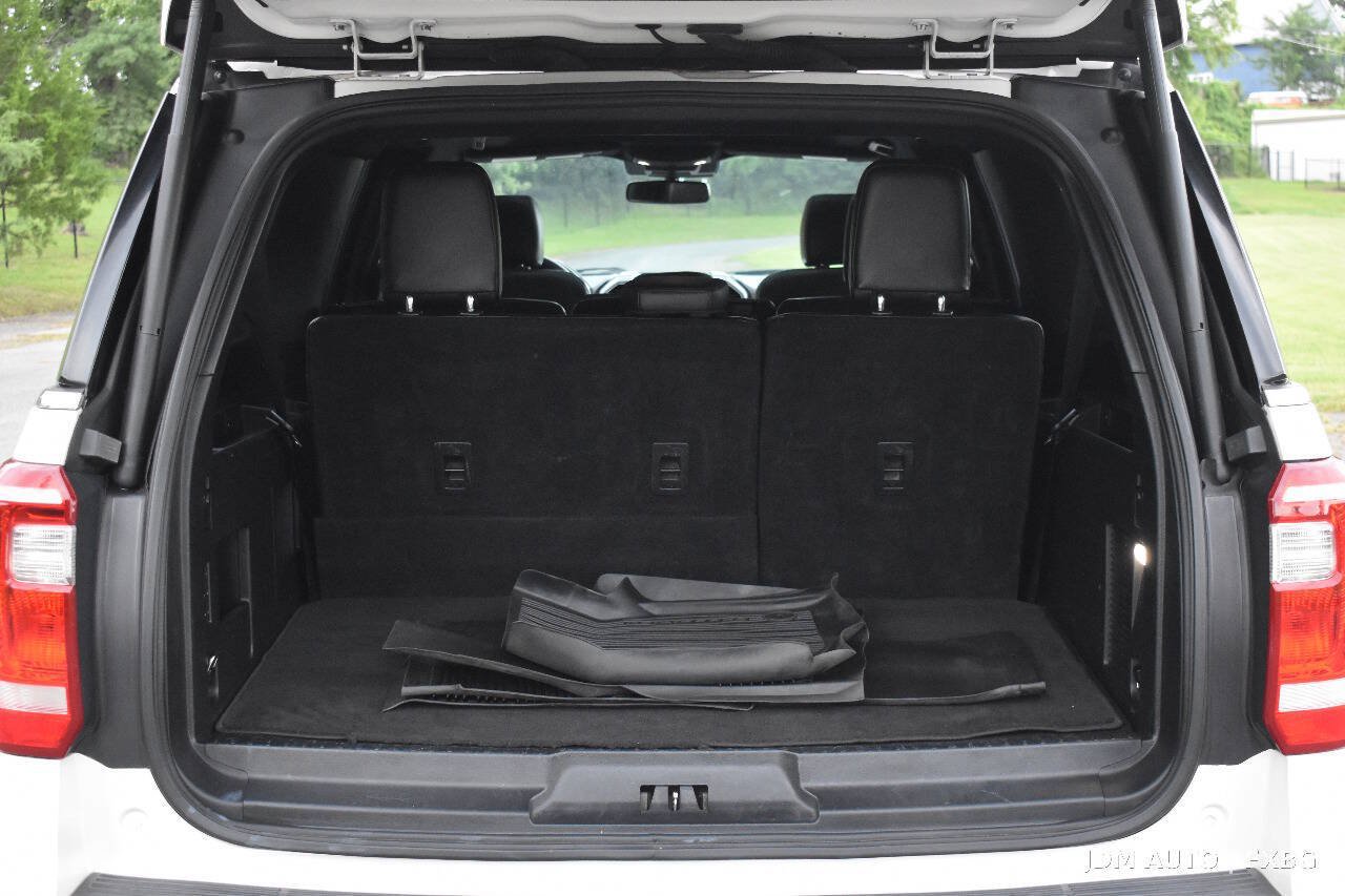 Used 2018 Ford Expedition Max XLT w/ Equipment Group 202A AWD/4WD image 38