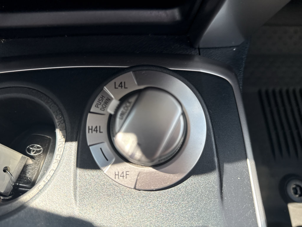 Used 2022 Toyota 4Runner Limited AWD/4WD image 20