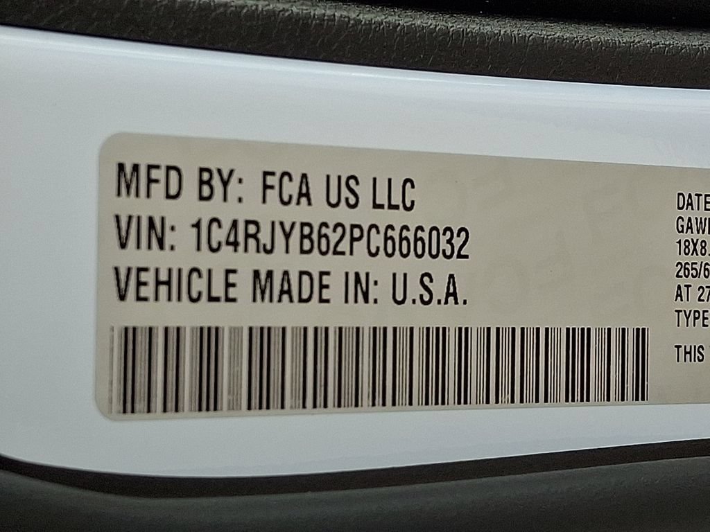 Used 2023 Jeep Grand Cherokee 4WD 4xe w/ Luxury Tech Group II image 31
