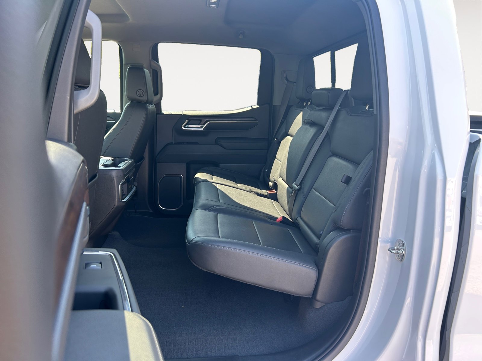 Used 2023 GMC Sierra 1500 SLT image 23