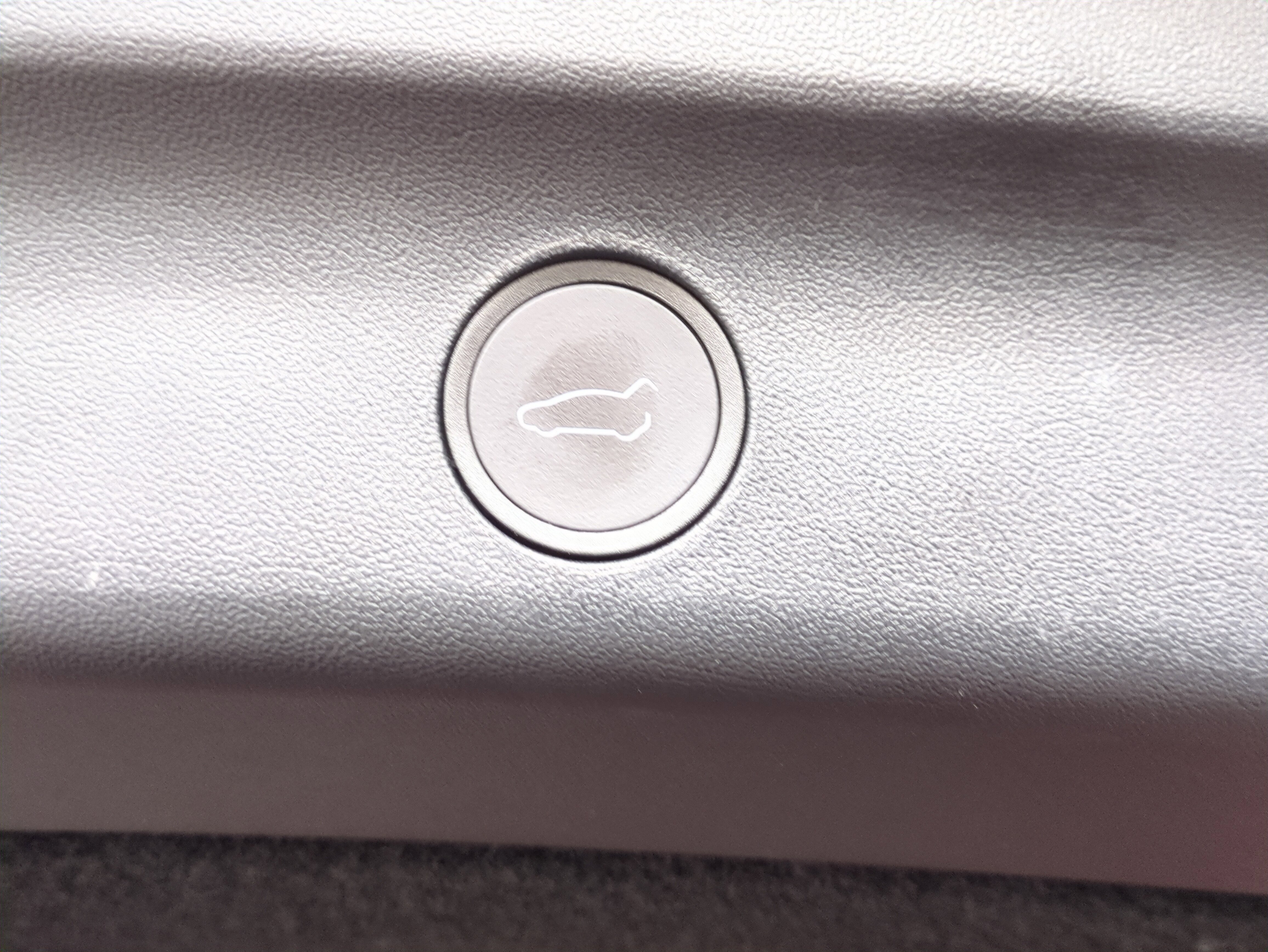 Used 2023 Tesla Model Y Performance image 13