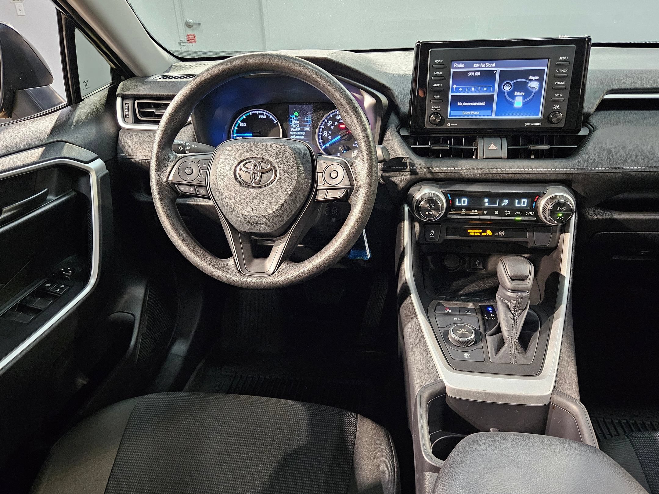 Used 2022 Toyota RAV4 LE AWD/4WD image 9