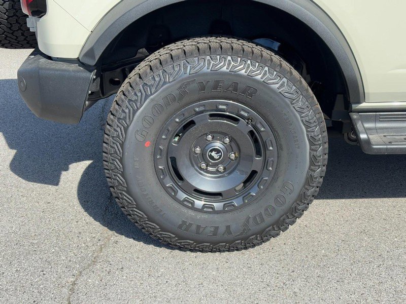 New 2025 Ford Bronco Outer Banks w/ Sasquatch Package image 13