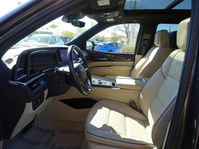 Used 2021 Cadillac Escalade Premium Luxury w/ Driver Assist Tech Package AWD/4WD image 11