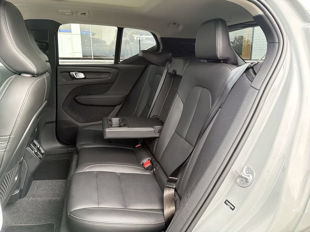 Certified 2024 Volvo XC40 B5 Plus w/ Climate Package AWD/4WD image 23