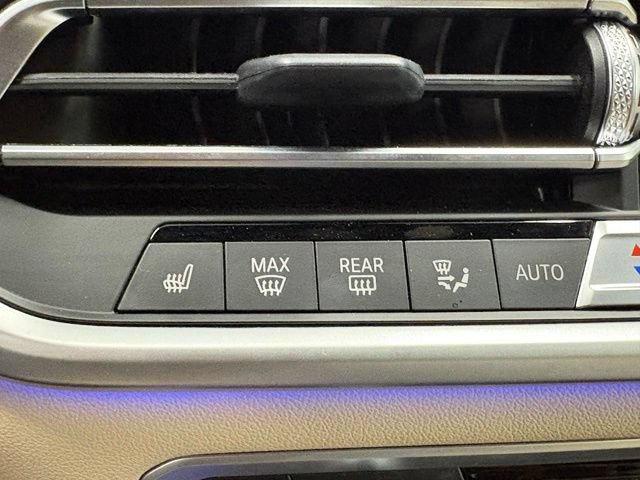 Used 2022 BMW X5 xDrive40i w/ Premium Package AWD/4WD image 39