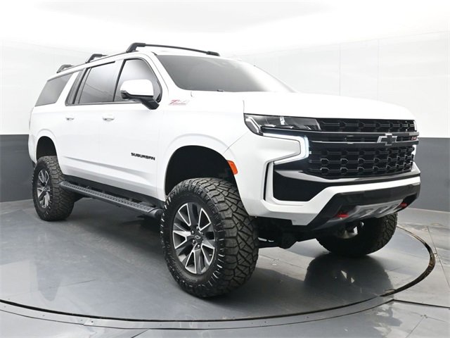 Used 2023 Chevrolet Suburban Z71 w/ Luxury Package image 2