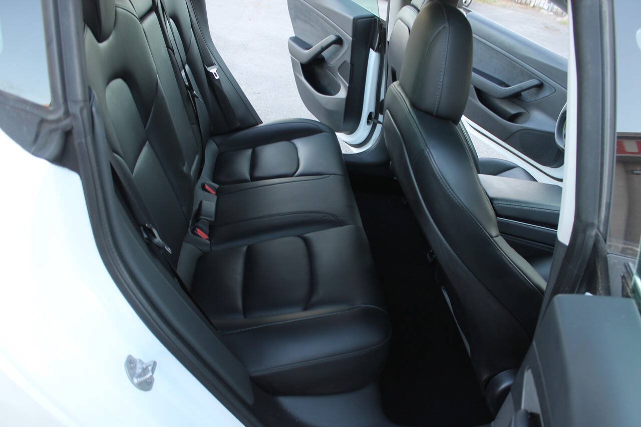 Used 2020 Tesla Model 3 Standard Range Plus RWD image 22