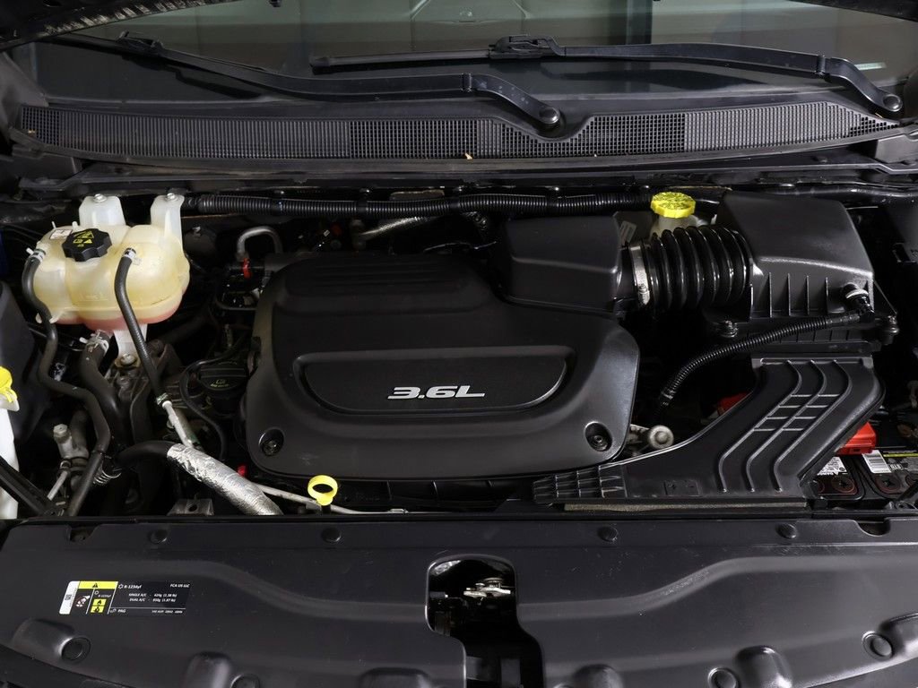 Used 2018 Chrysler Pacifica Touring-L FWD image 21
