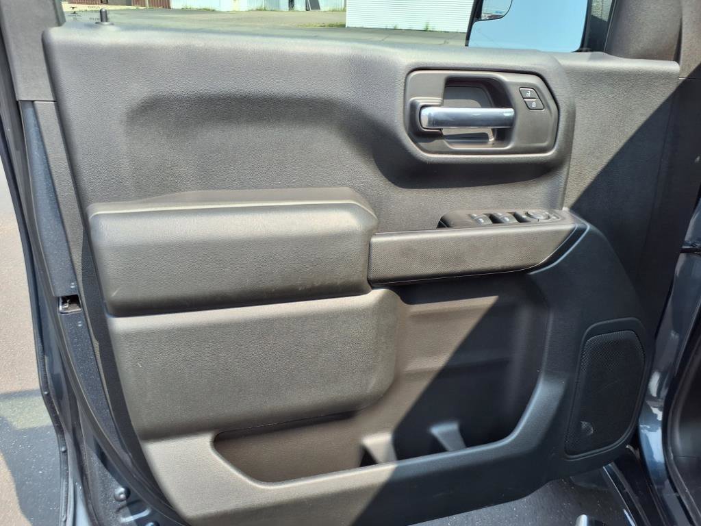 Used 2020 Chevrolet Silverado 1500 Custom w/ Custom Value Package AWD/4WD image 11