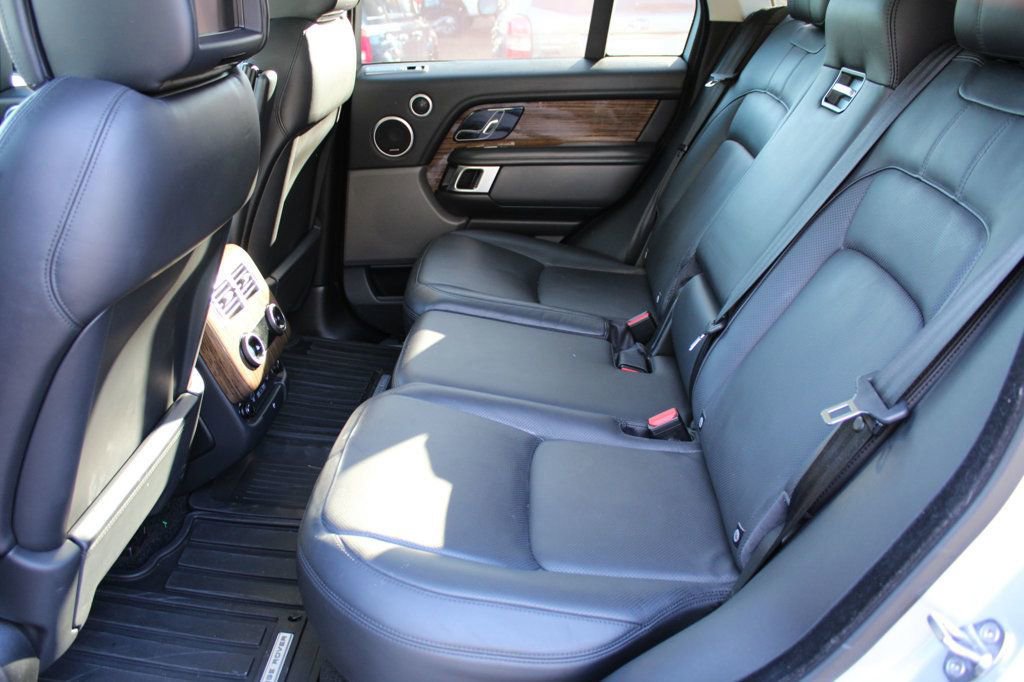 Used 2019 Land Rover Range Rover Supercharged image 14