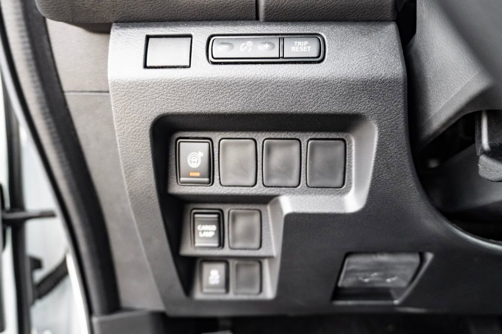 Used 2025 Nissan Frontier SV RWD image 16