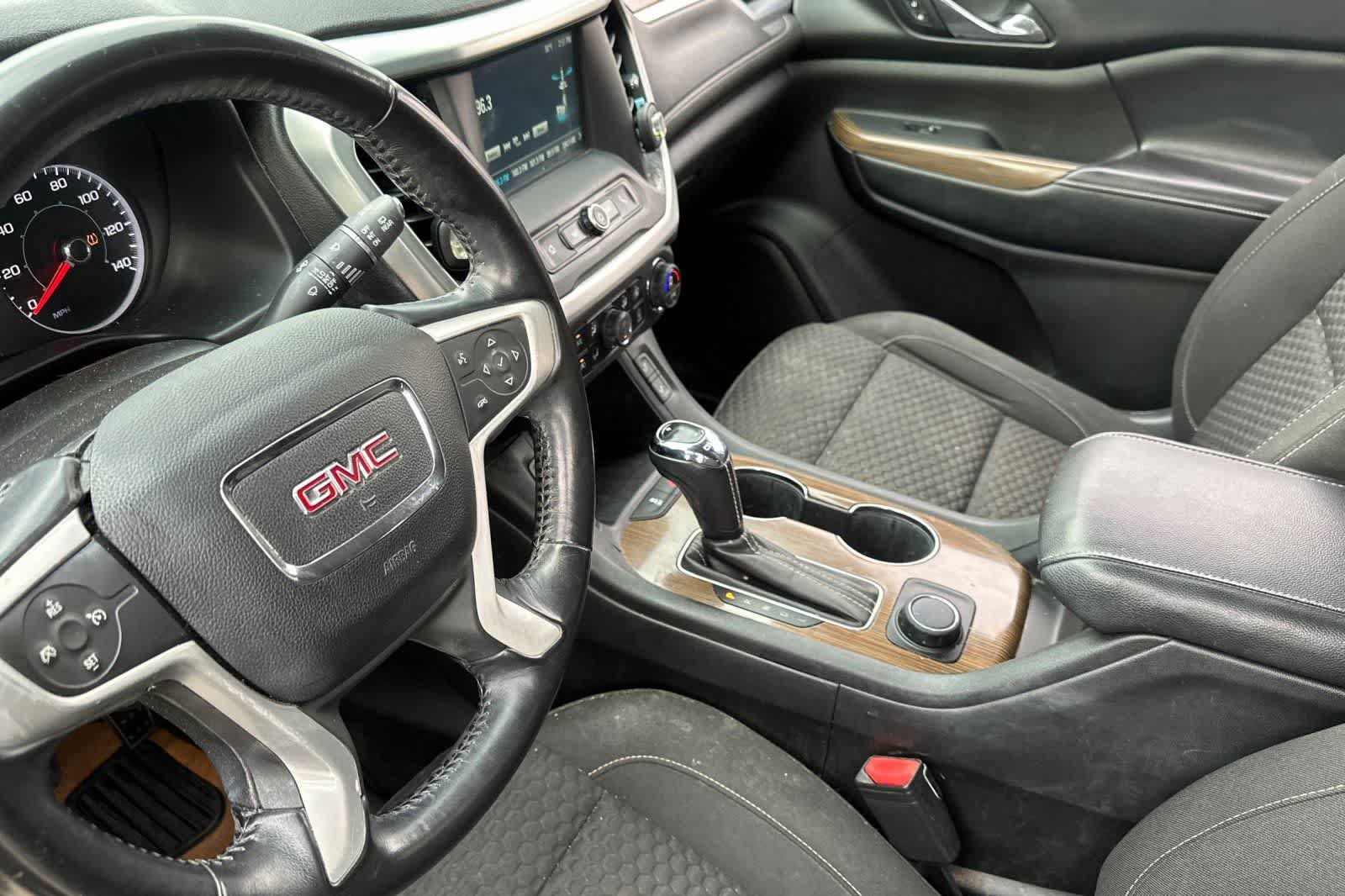 Used 2018 GMC Acadia SLE FWD image 14