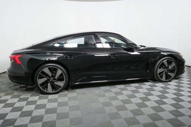 Used 2023 Audi e-tron GT Prestige image 2