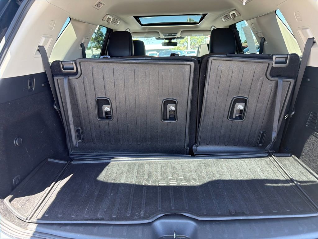 Certified 2024 Nissan Pathfinder Platinum AWD/4WD image 10