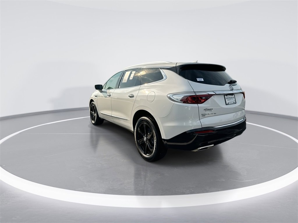 Used 2024 Buick Enclave Essence image 6