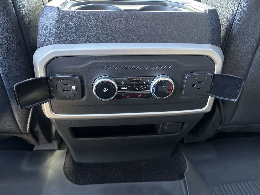 Used 2023 Ford Expedition Limited image 25