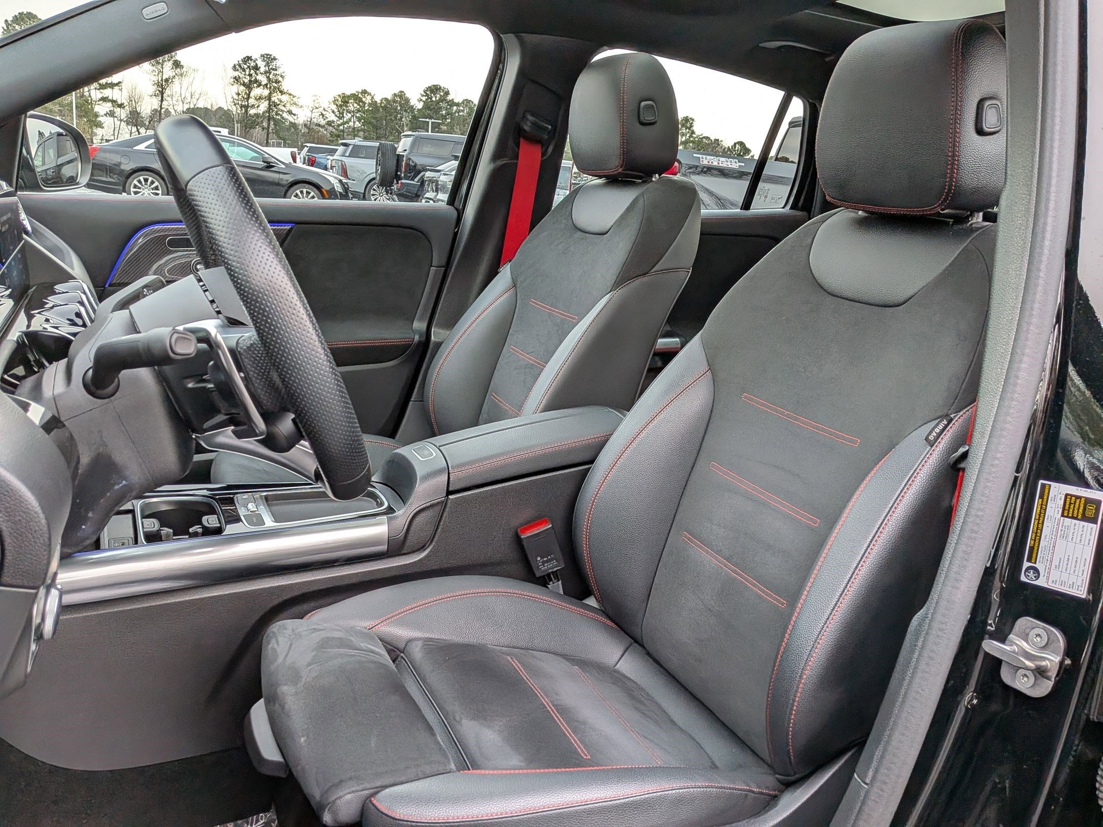 Used 2024 Mercedes-Benz GLA 35 AMG 4MATIC image 17