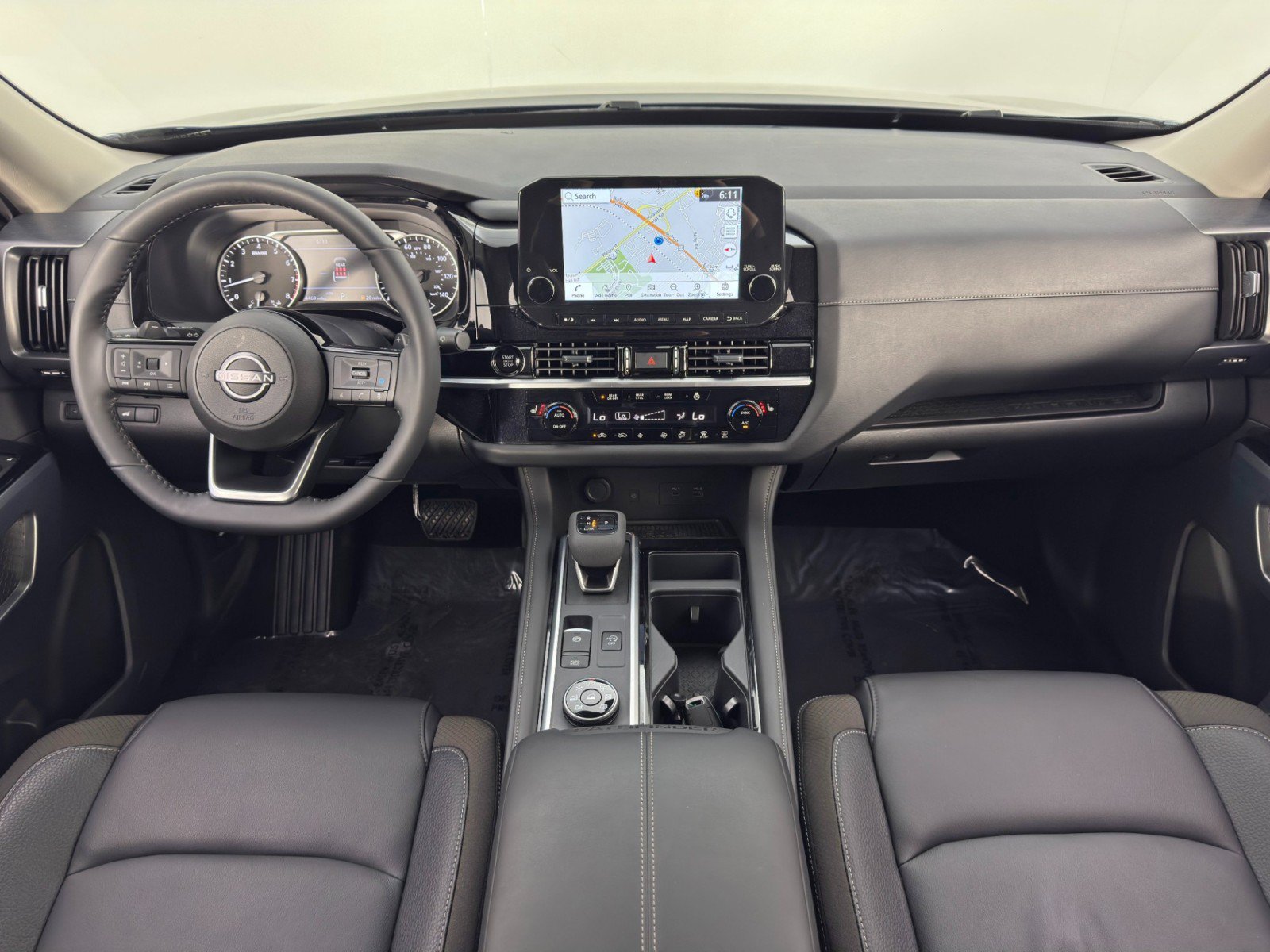 Used 2025 Nissan Pathfinder SL AWD/4WD image 10