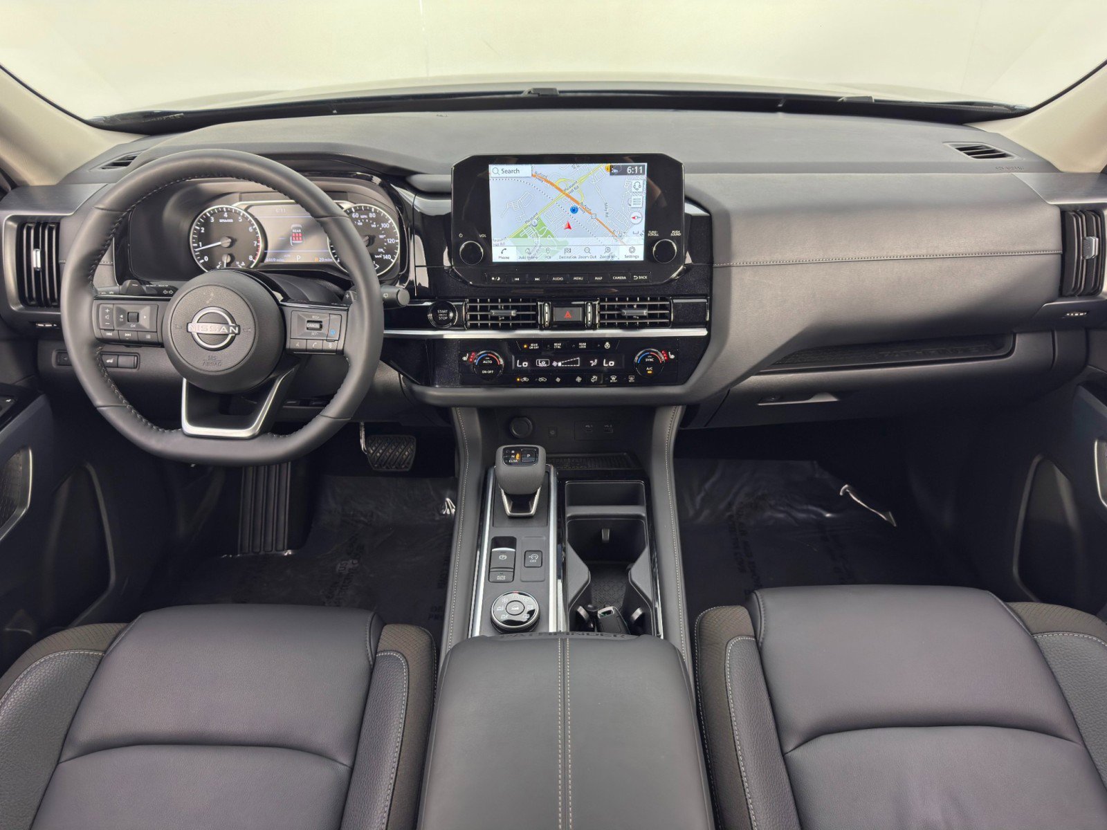 Used 2025 Nissan Pathfinder SL image 10