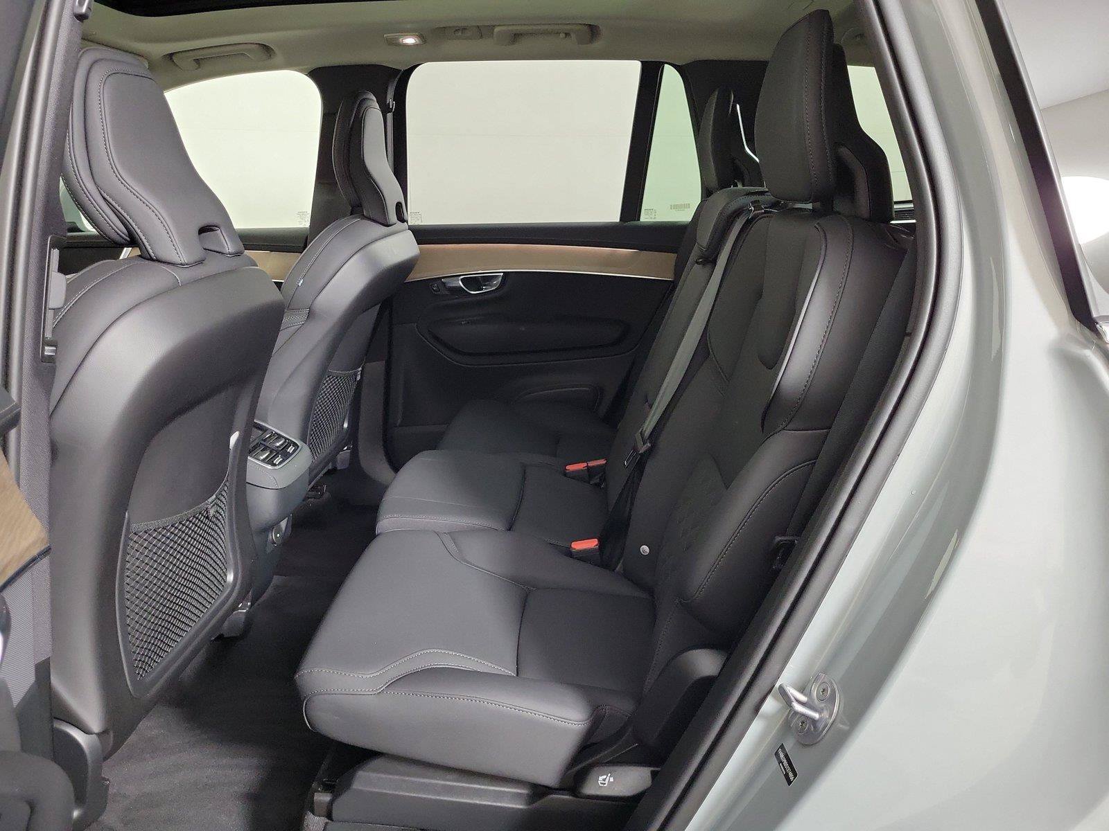 Used 2025 Volvo XC90 B6 Plus AWD/4WD image 12