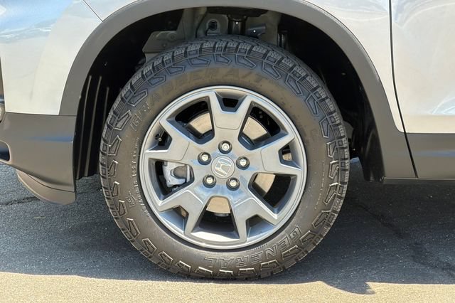 Certified 2025 Honda Passport TrailSport image 35