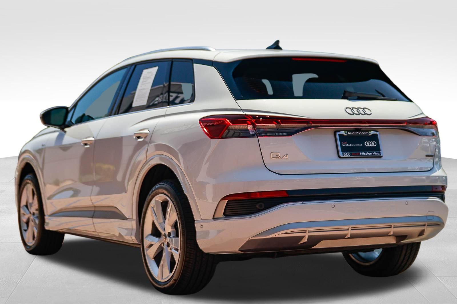 Used 2023 Audi Q4 e-tron Premium Plus w/ Premium Plus AWD/4WD image 4