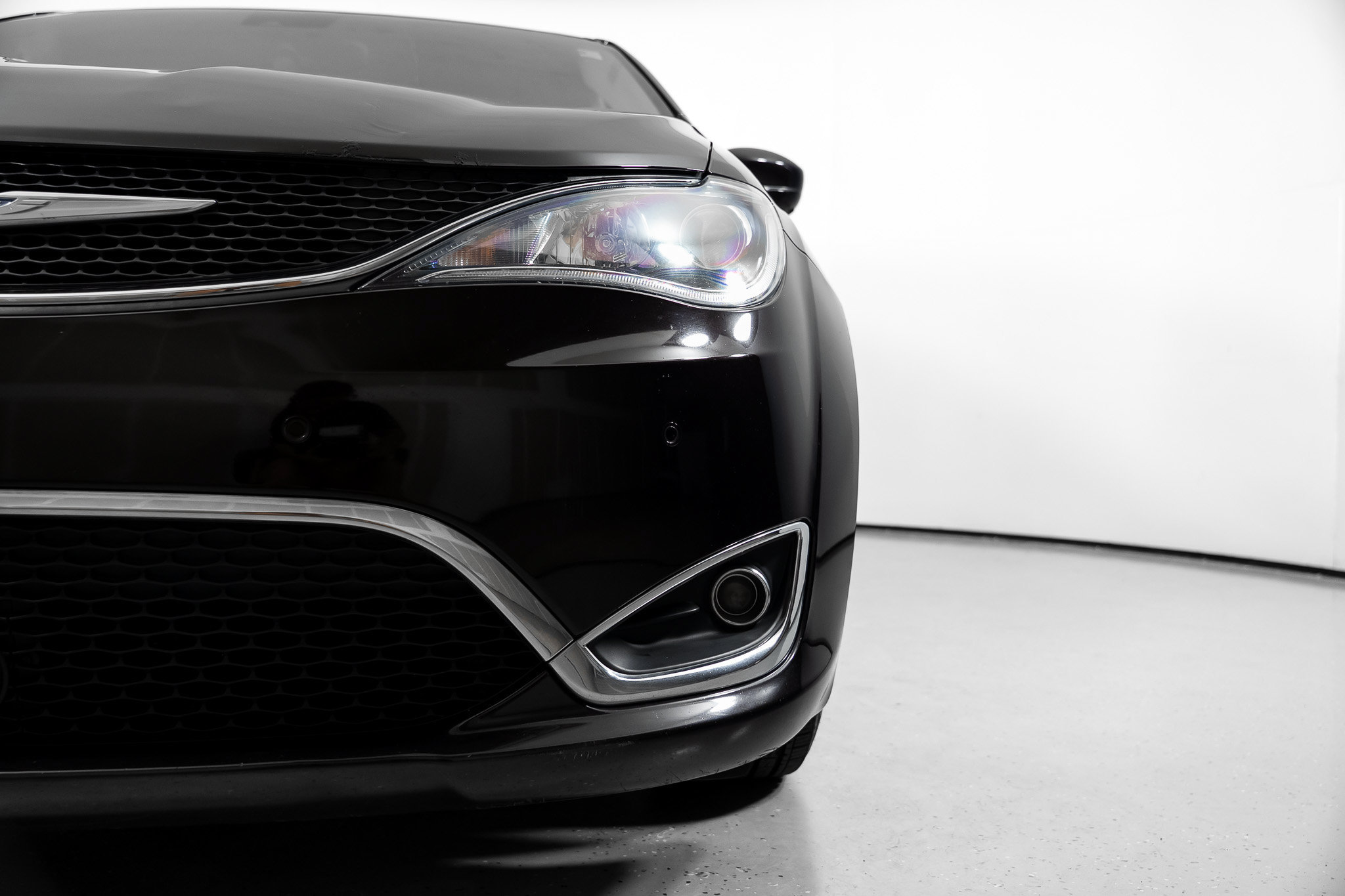 Used 2018 Chrysler Pacifica Touring-L w/ Advanced Safetytec Group FWD image 20