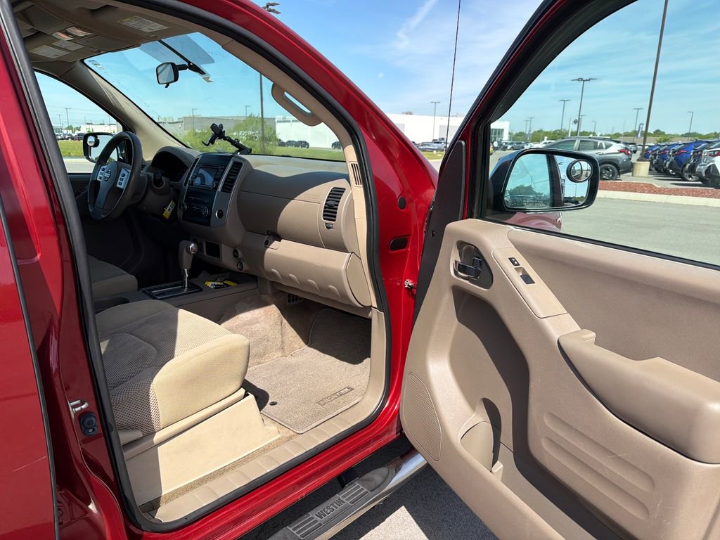 Used 2017 Nissan Frontier SV RWD image 30