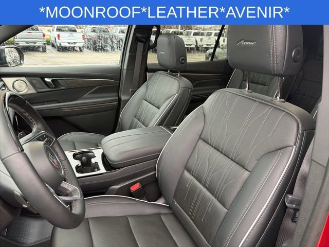 Used 2025 Buick Enclave Avenir AWD/4WD image 19