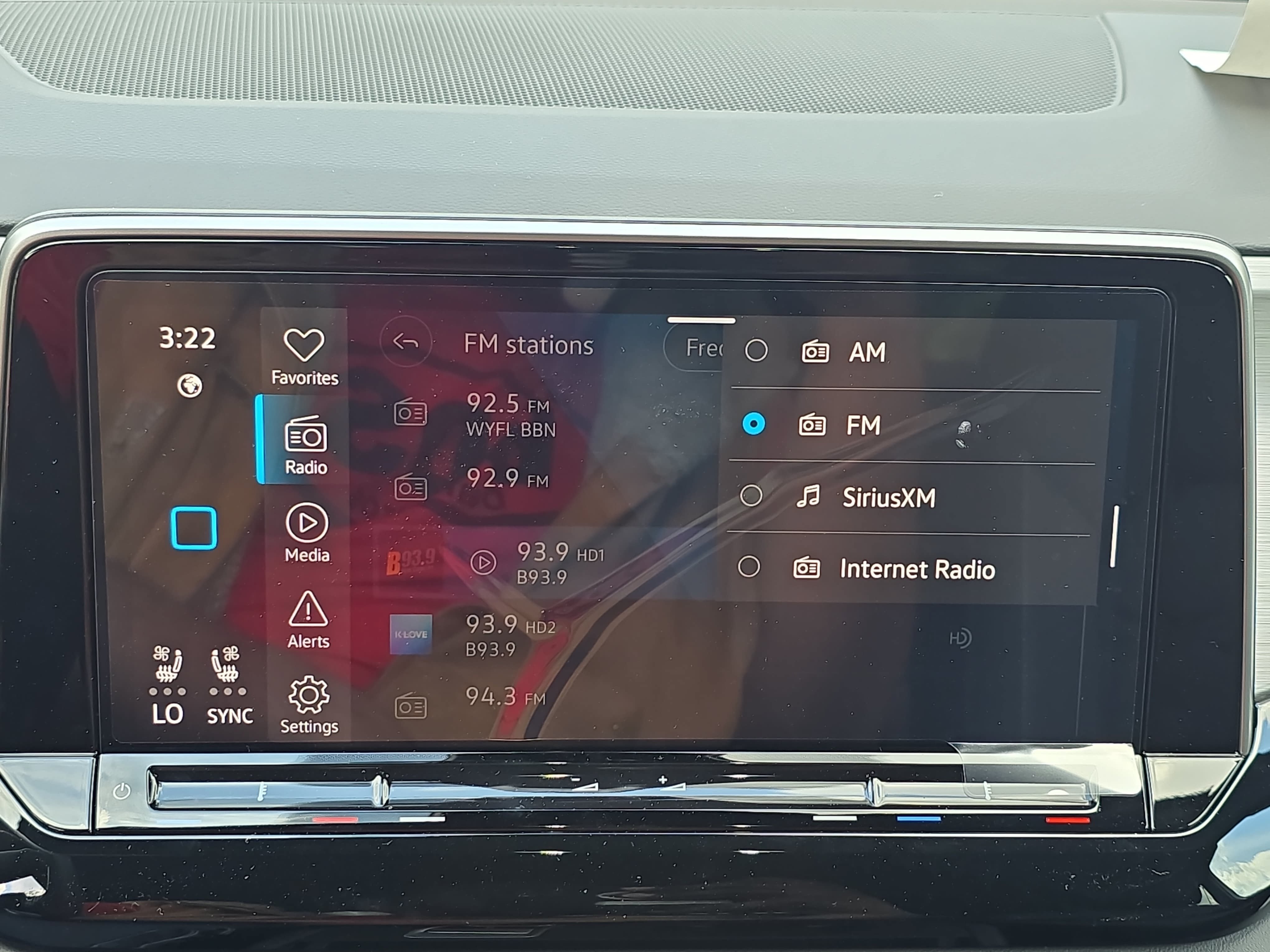 New 2026 Volkswagen Atlas Cross Sport SE FWD image 23