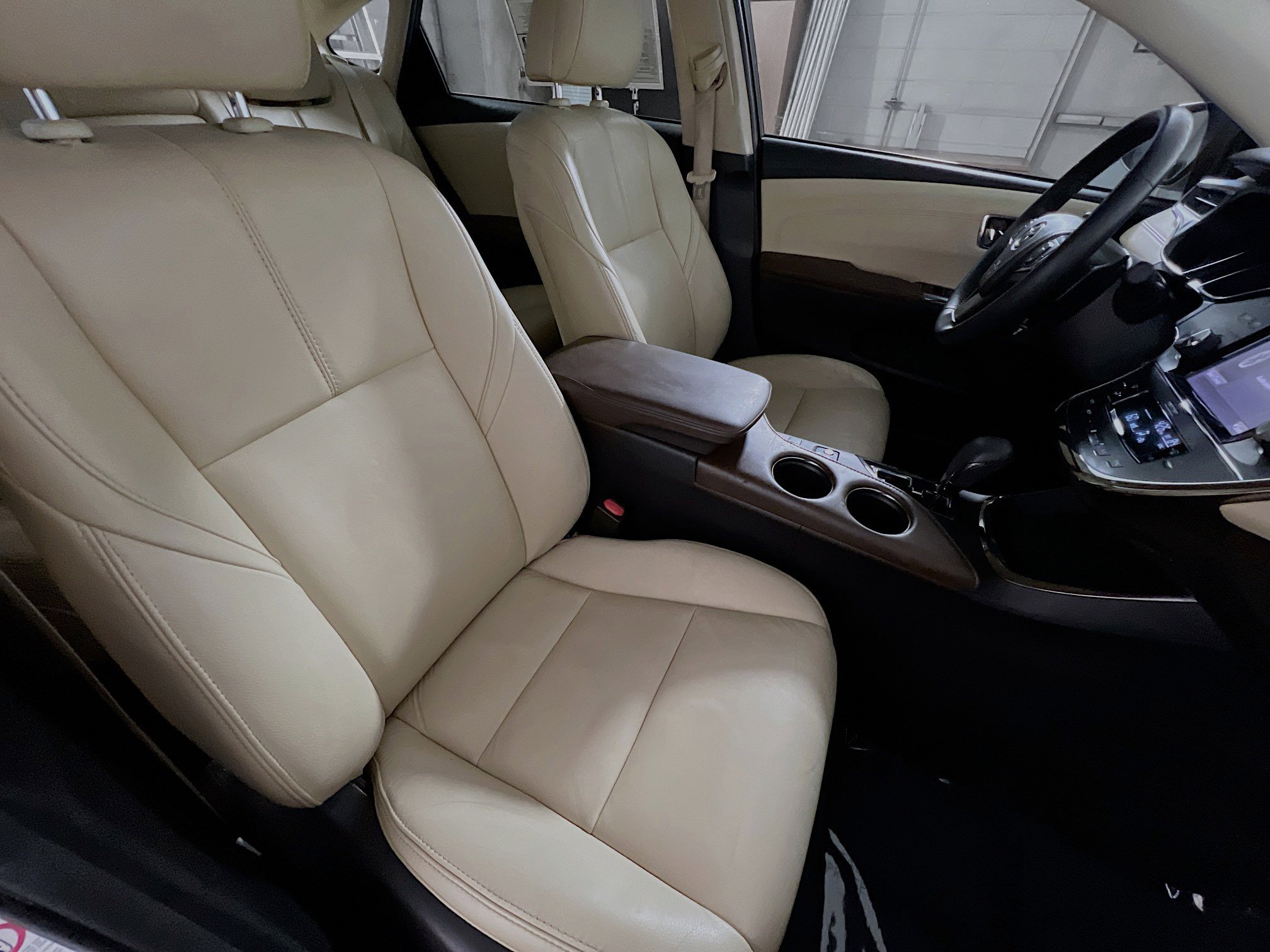 Used 2016 Toyota Avalon XLE image 31