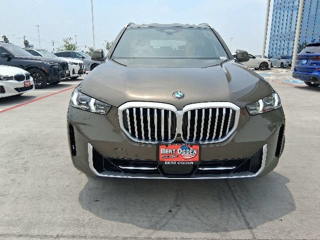 New 2026 BMW X5 xDrive40i w/ Off-Road Package AWD/4WD image 2