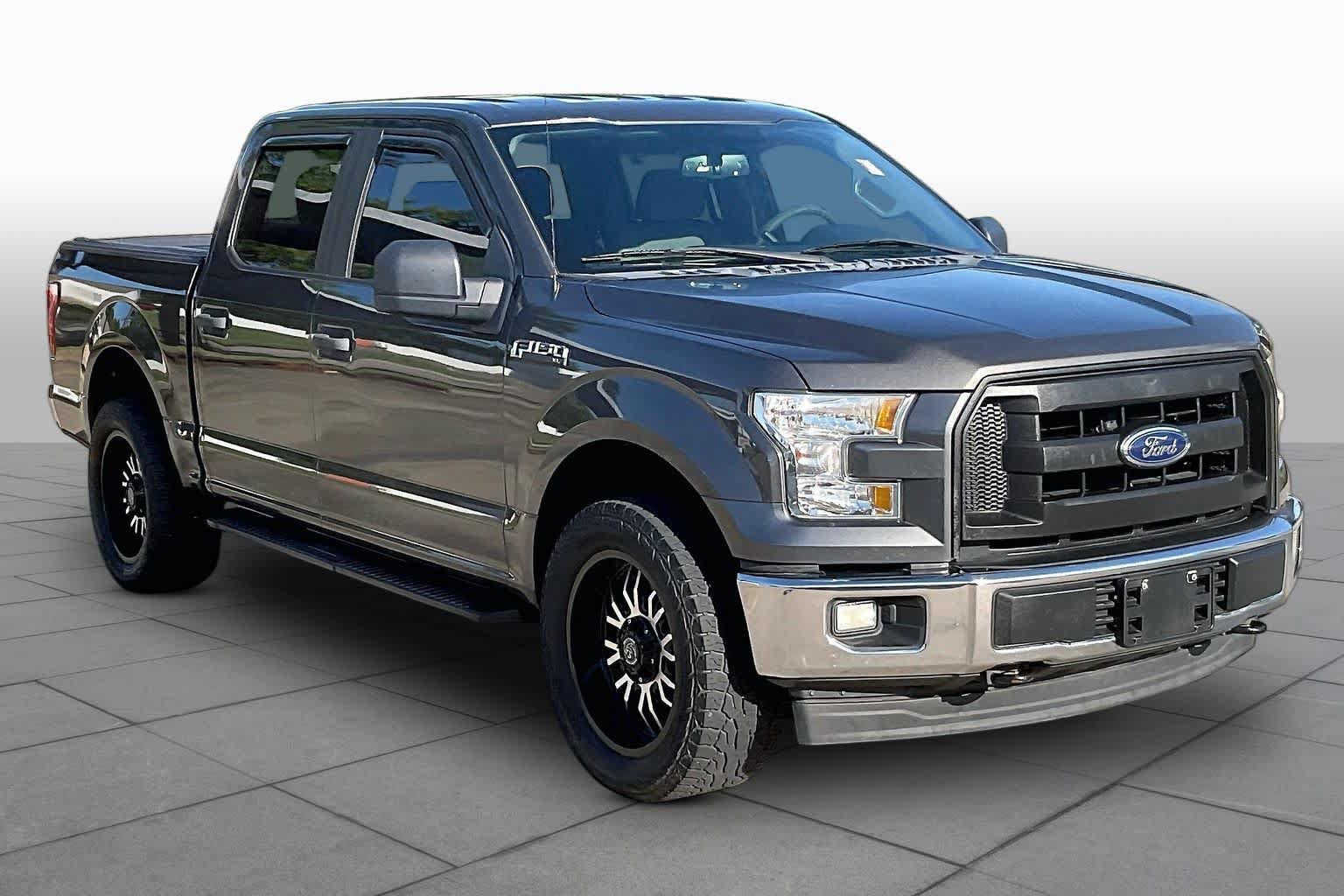 Used 2017 Ford F150 XL w/ Equipment Group 101A Mid AWD/4WD image 3