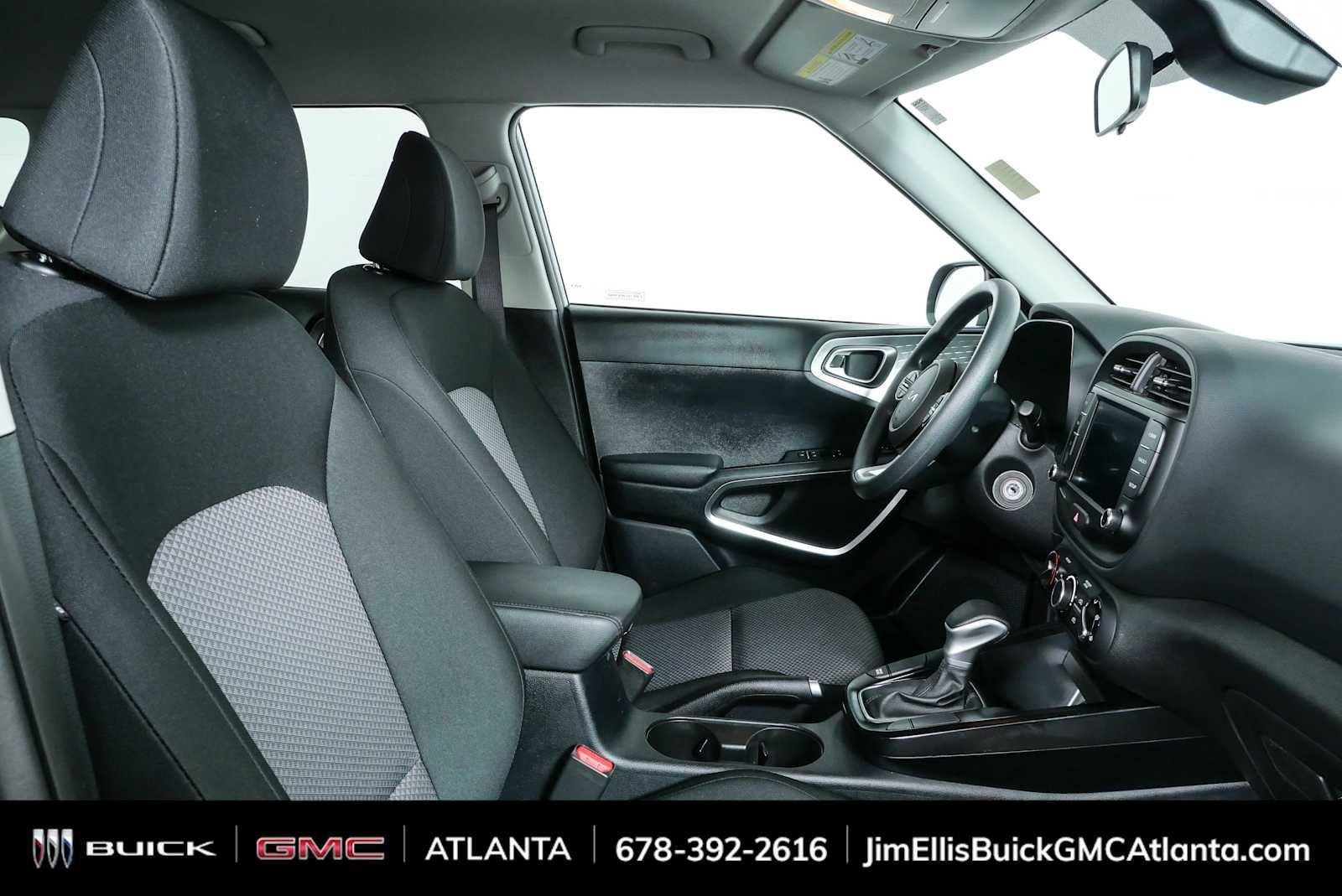 Used 2025 Kia Soul LX FWD image 19