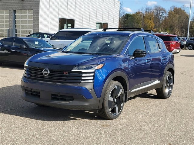 New 2026 Nissan Kicks SR image 2