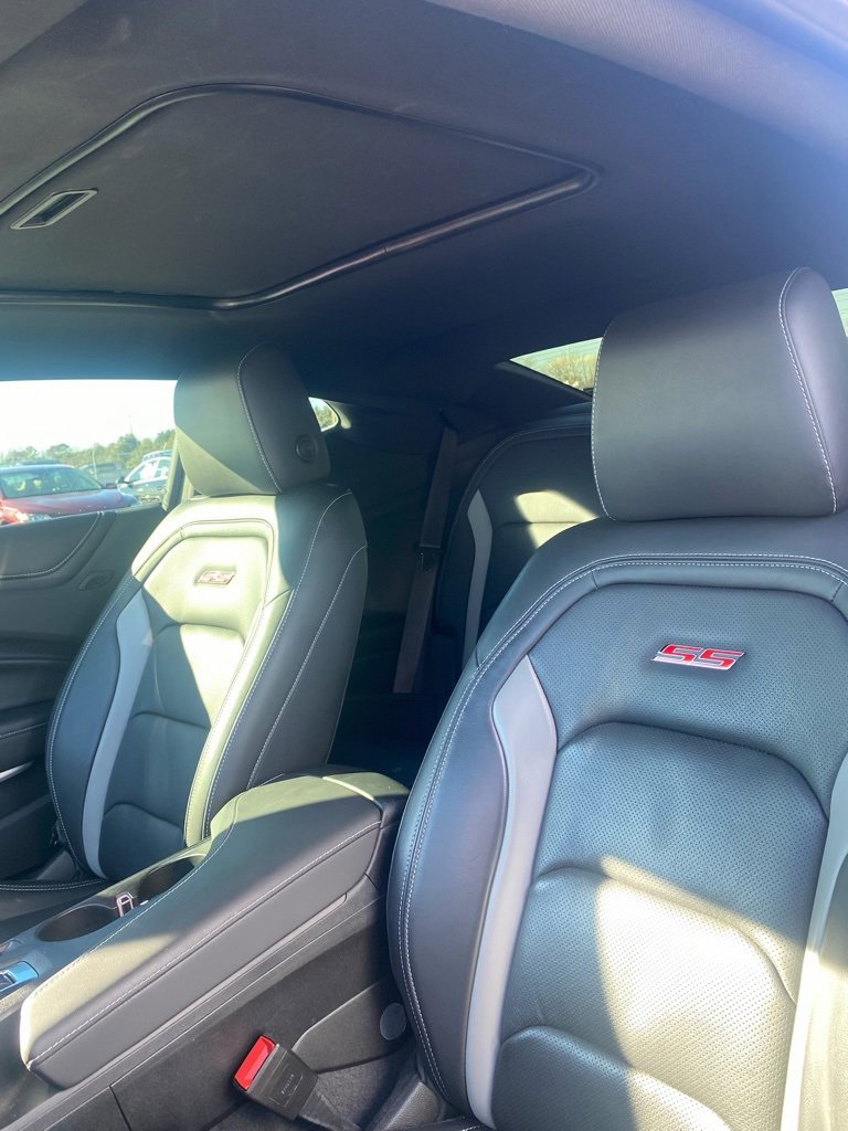 Certified 2022 Chevrolet Camaro SS image 2