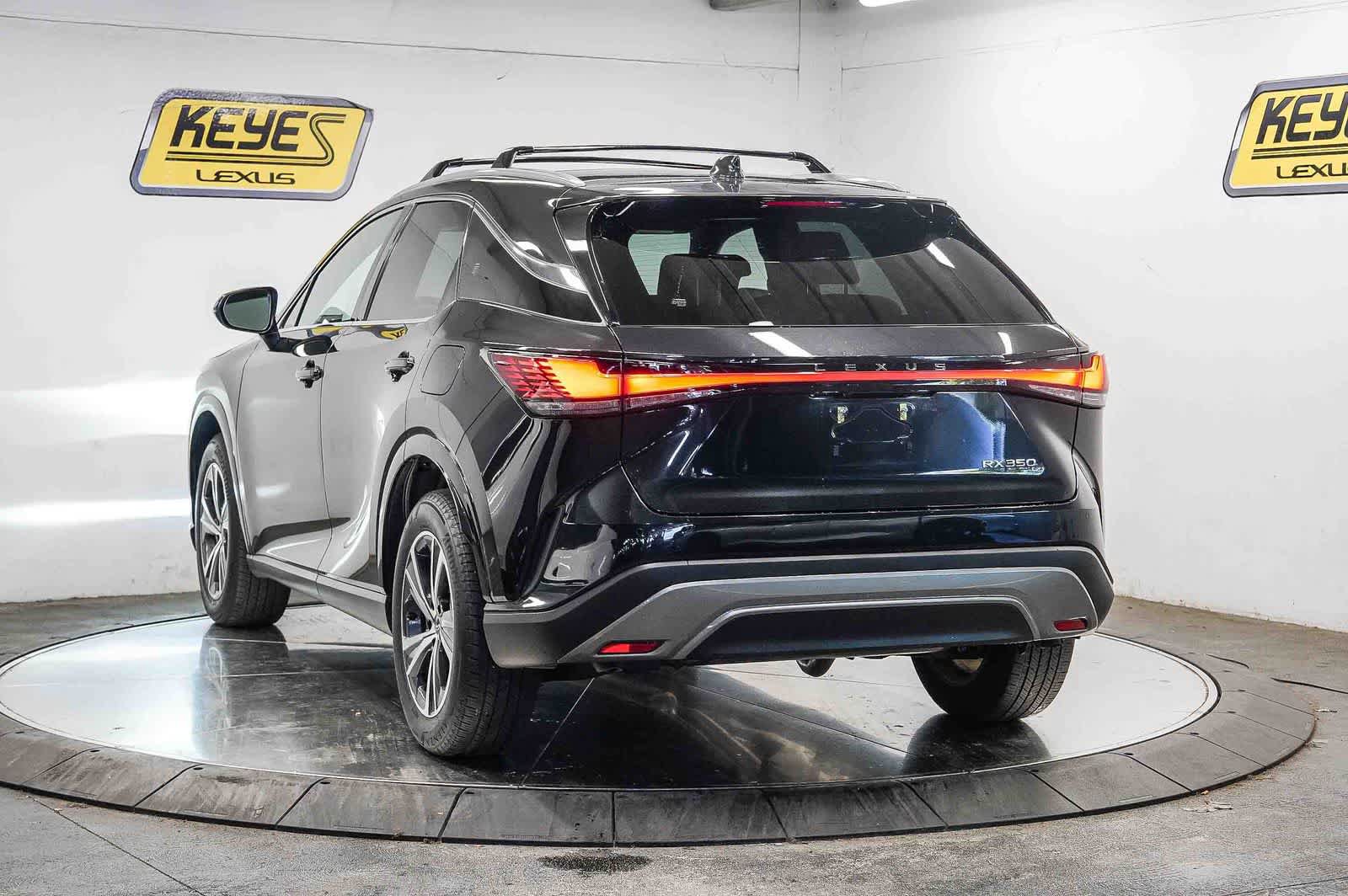 Used 2024 Lexus RX 350 Premium w/ Cold Area Package FWD image 2