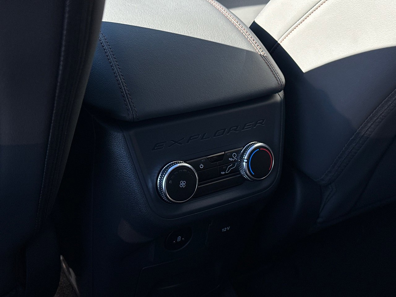 New 2026 Ford Explorer Active w/ Active Comfort Package image 19