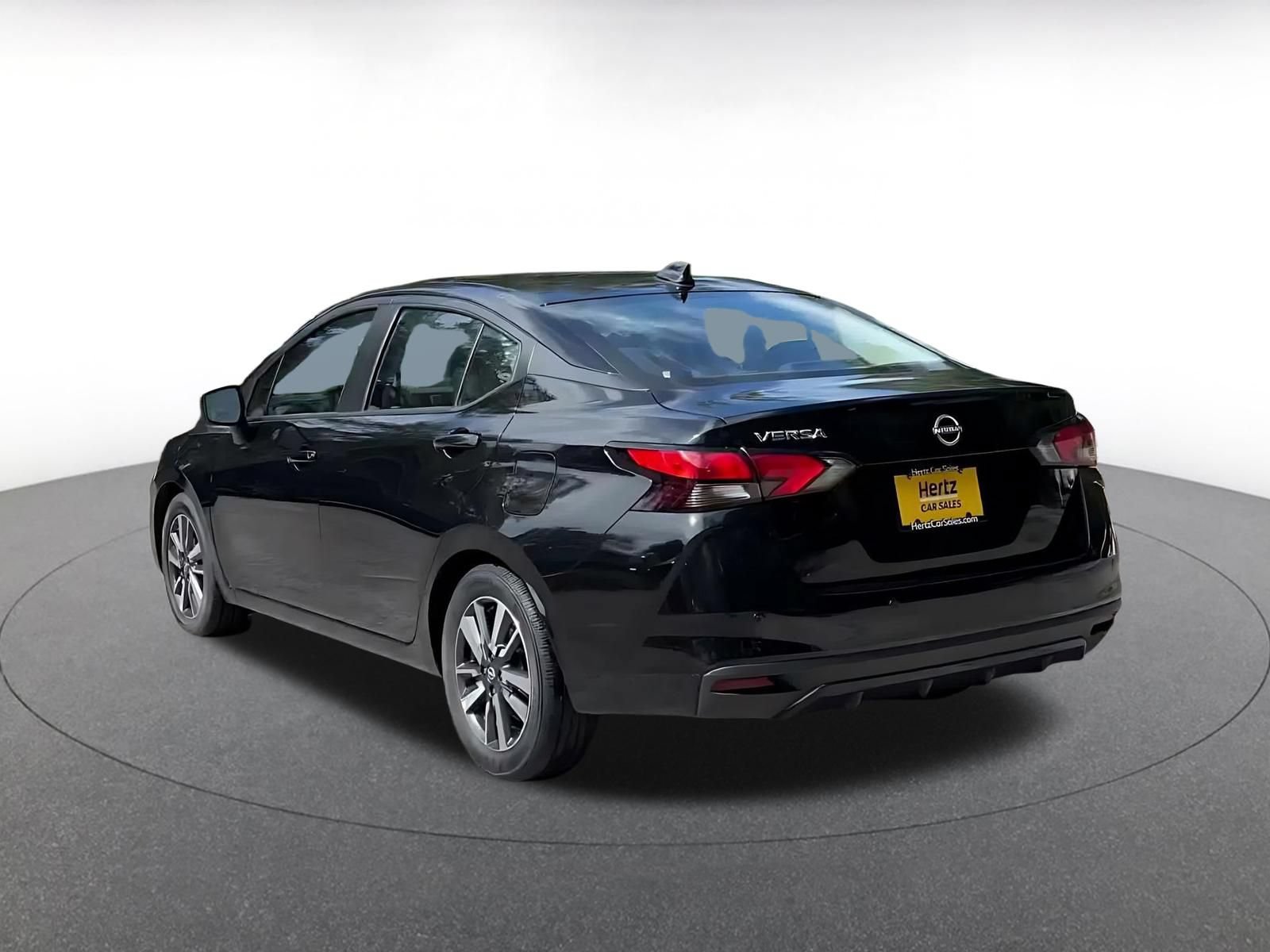 Used 2025 Nissan Versa SV FWD image 10