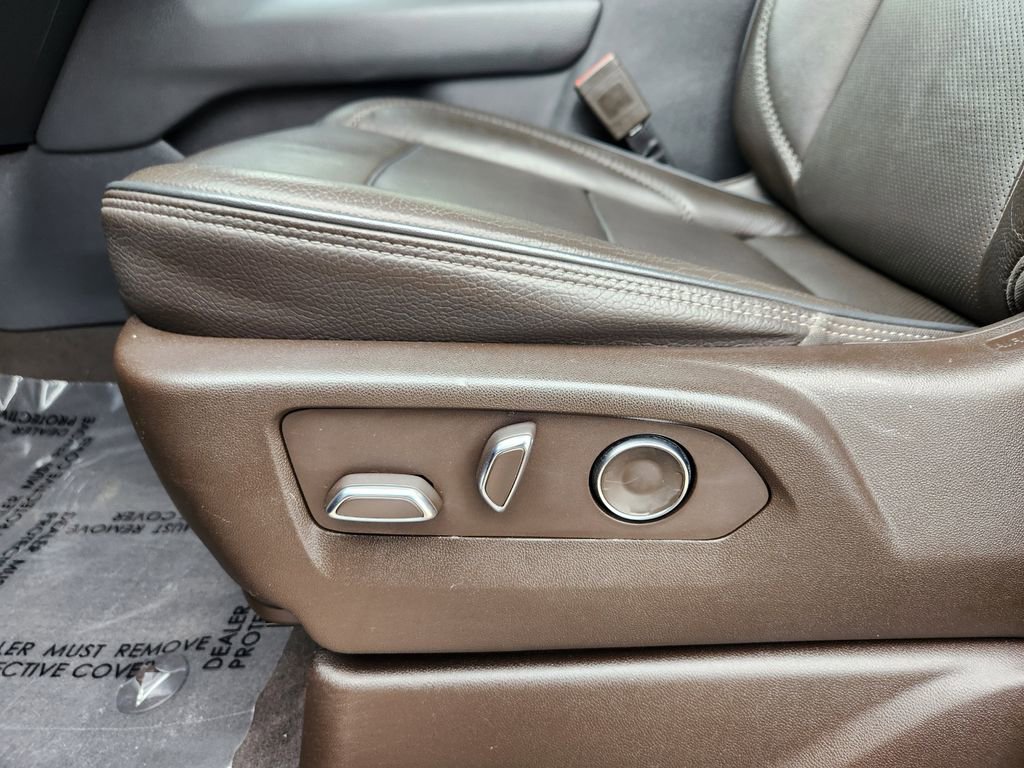 Used 2021 GMC Yukon Denali w/ Advanced Technology Package image 12