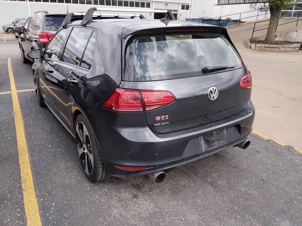 Used 2017 Volkswagen GTI SE FWD image 6