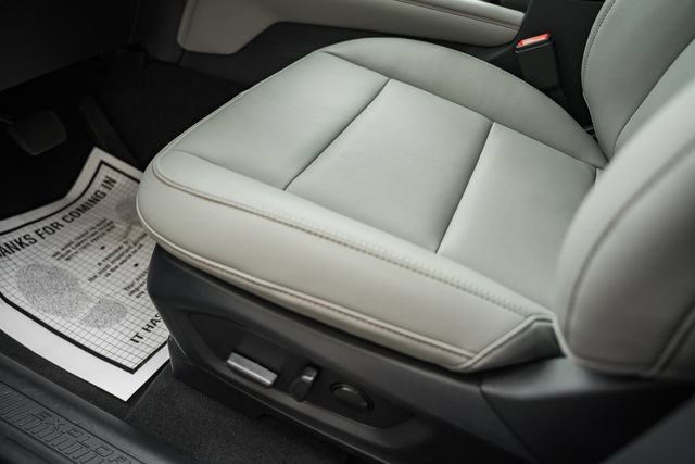New 2026 Ford Explorer Active w/ Active Comfort Package RWD image 43