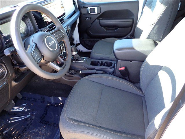 Used 2024 Jeep Wrangler Unlimited AWD/4WD image 9