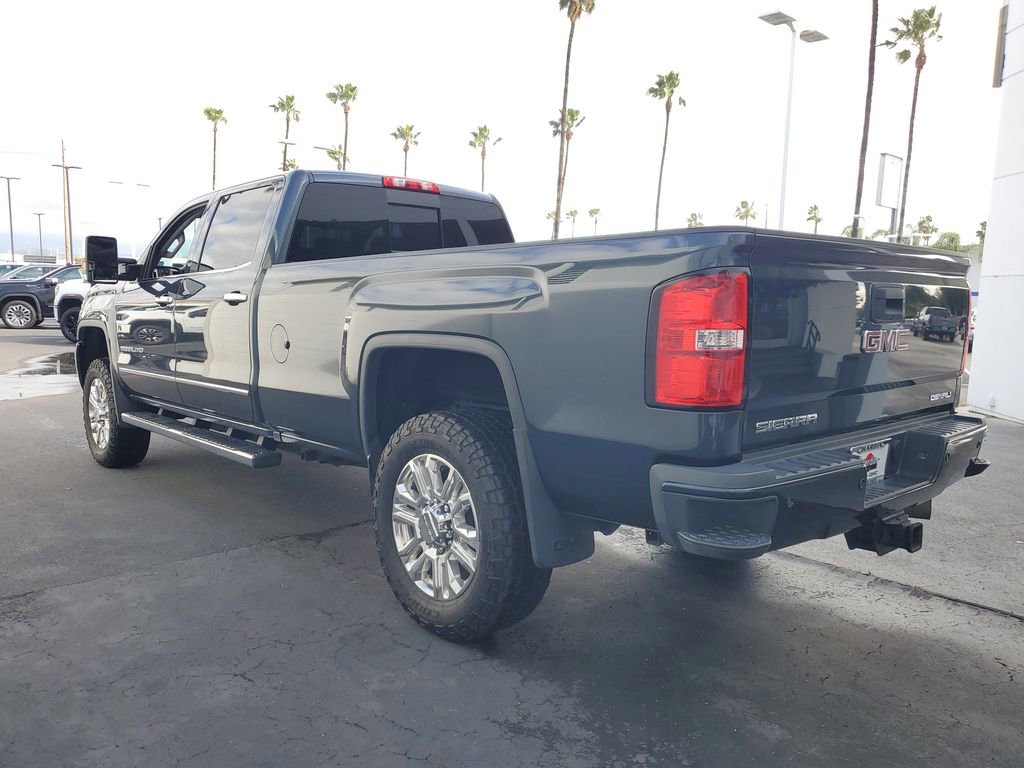 Used 2017 GMC Sierra 3500 Denali image 3
