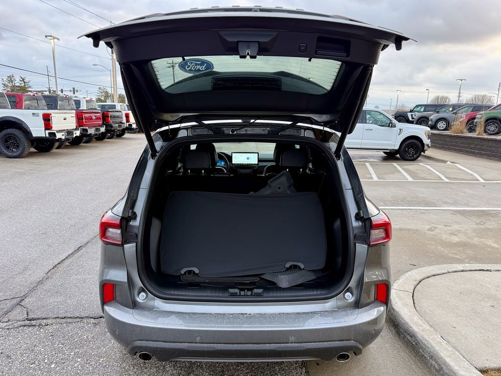 Certified 2025 Ford Escape ST-Line Elite w/ Premium Technology Package image 15