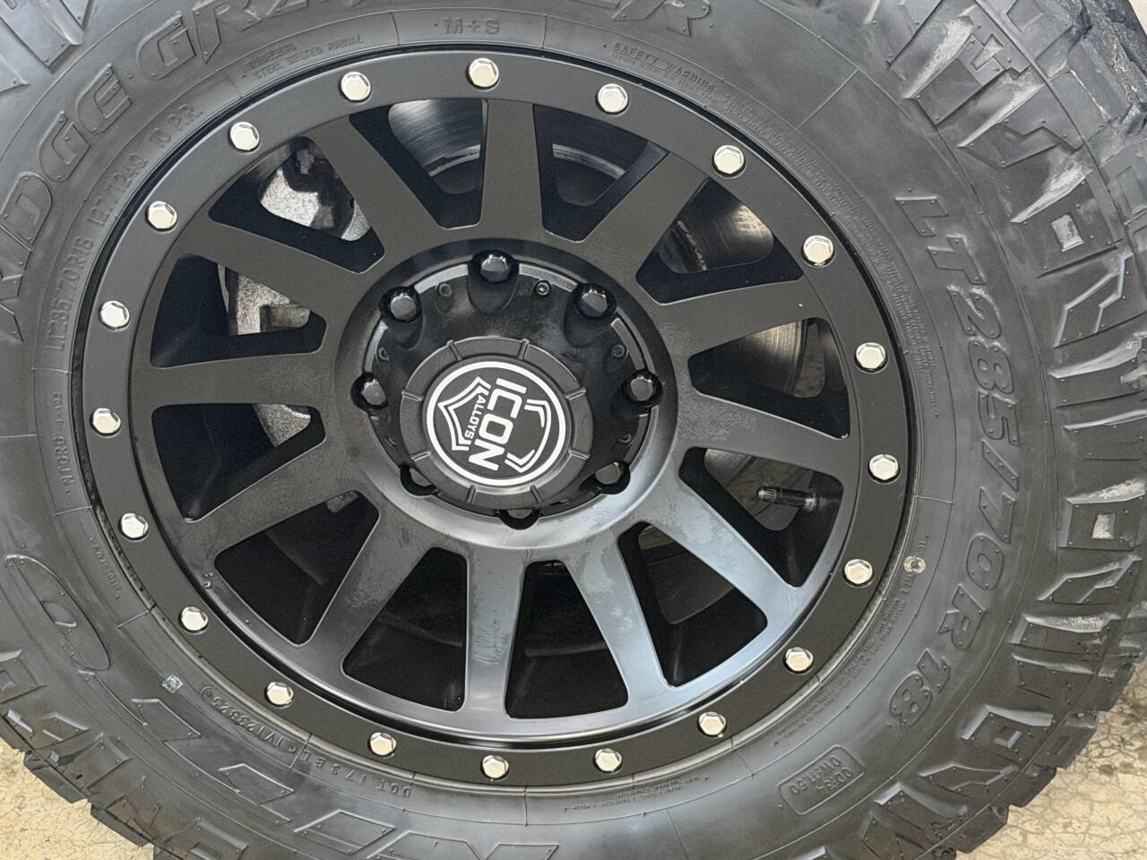 Used 2024 RAM 2500 Limited w/ Safety Group image 16